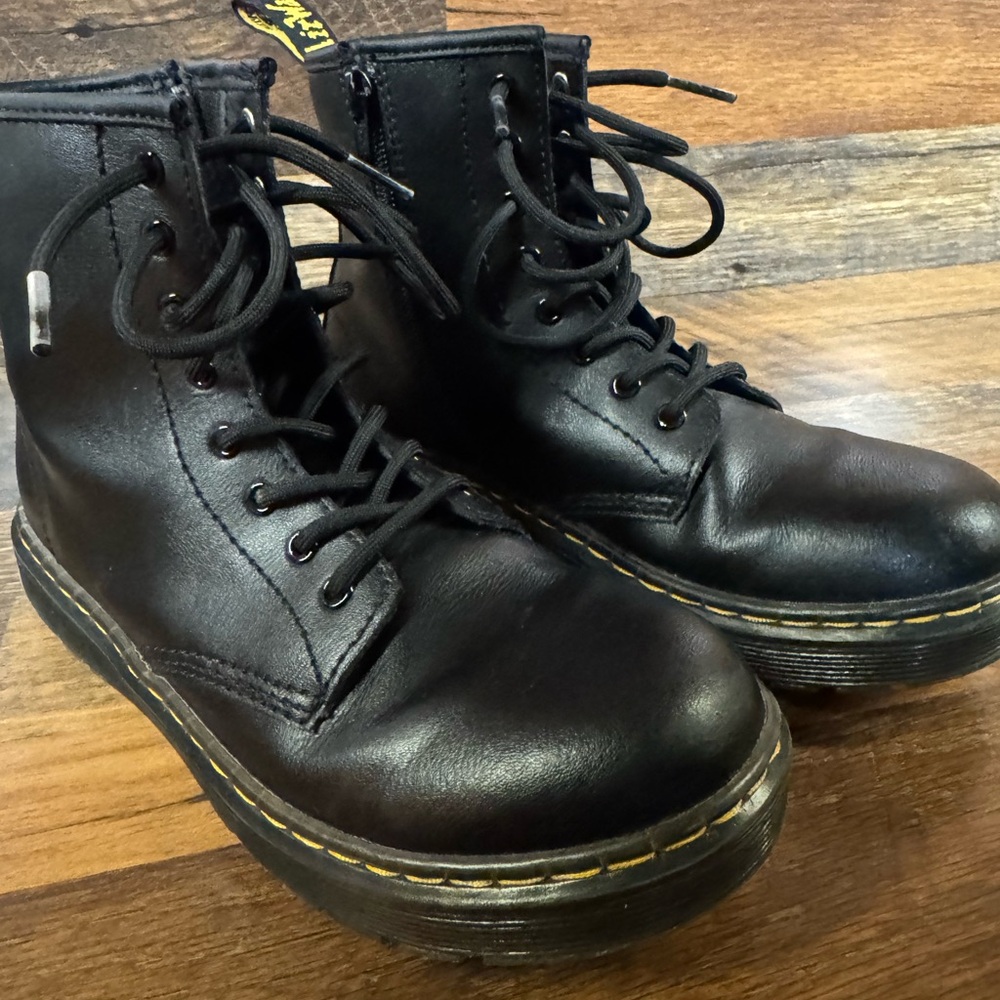 Kids' Dr. Martens Zavala Combat Lace Up Boot. - Picture 8 of 10
